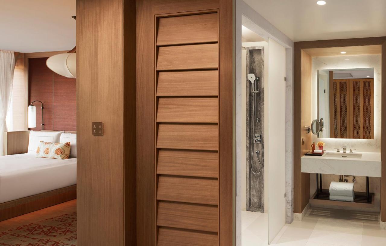 Taj Cidade De Goa Horizon, Goa Panaji Exterior photo A door made of wood